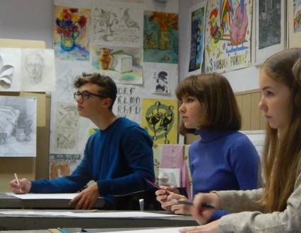 Уроки рисунку у Дитячій художній школі № 3 Оболонського району міста Києва